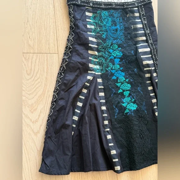 BNWOT Save The Queen! Rare Italian Designer Dress Made in Italy Embroidered Lace - Picture 4 of 11